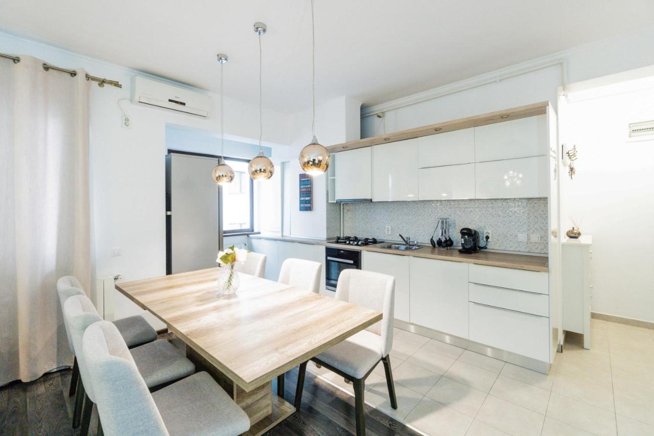 Luxury Baneasa Apartment บูคาเรสต์ ภายนอก รูปภาพ