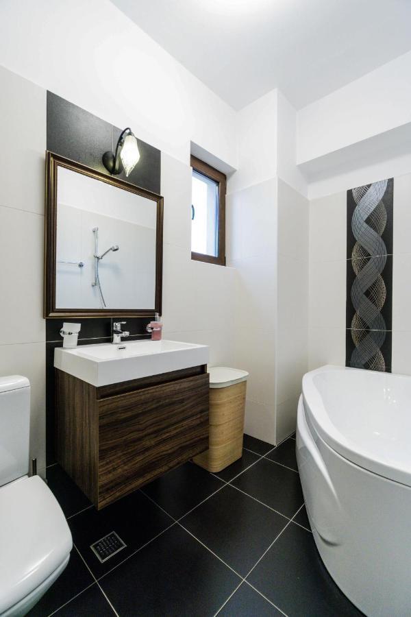 Luxury Baneasa Apartment บูคาเรสต์ ภายนอก รูปภาพ
